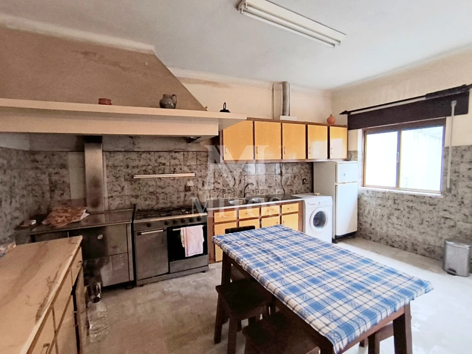 Moradia T2 para Venda em Mujães Foto 3