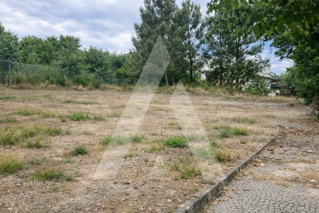 Terreno para Venda em Orgens Foto 1