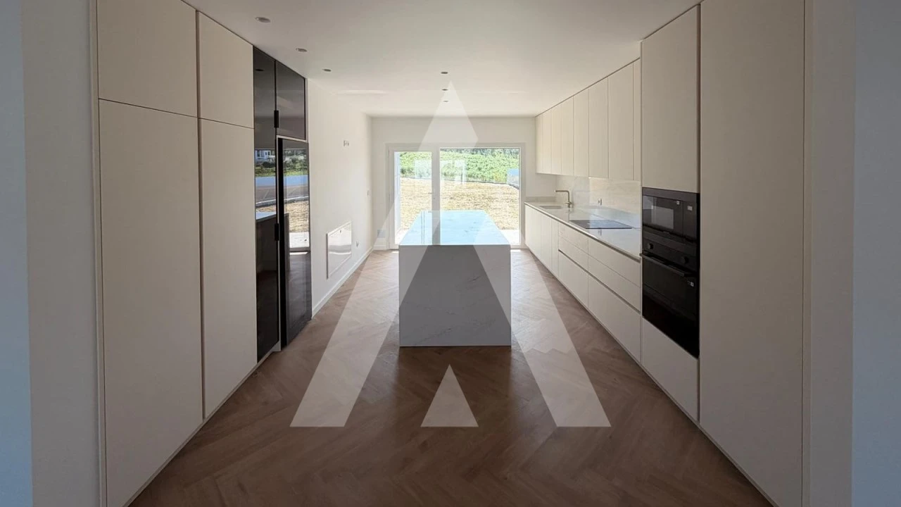 Moradia T4 para Venda em Leiria, Pousos, Barreira e Cortes Foto 15