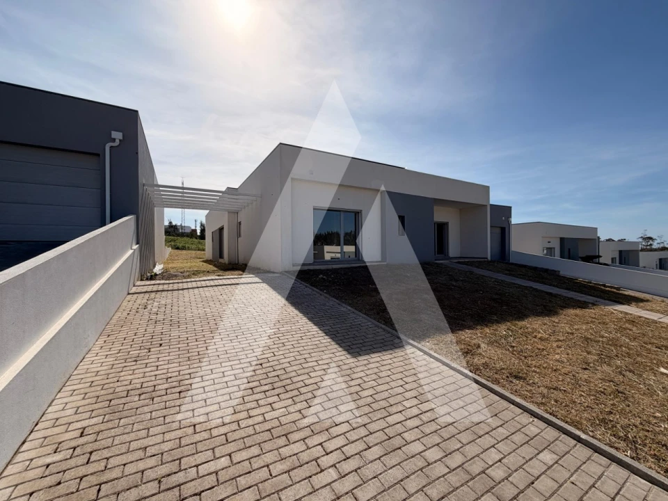 Moradia T4 para Venda em Leiria, Pousos, Barreira e Cortes Foto 2