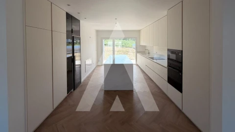 Moradia T4 para Venda em Leiria, Pousos, Barreira e Cortes