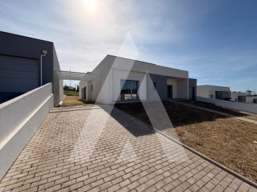 Moradia T4 para Venda em Leiria, Pousos, Barreira e Cortes