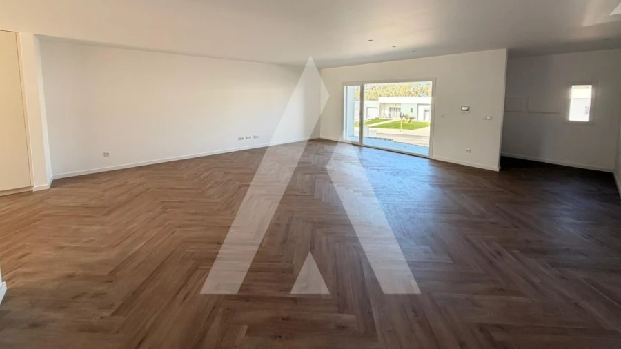 Moradia T4 para Venda em Leiria, Pousos, Barreira e Cortes Foto 4