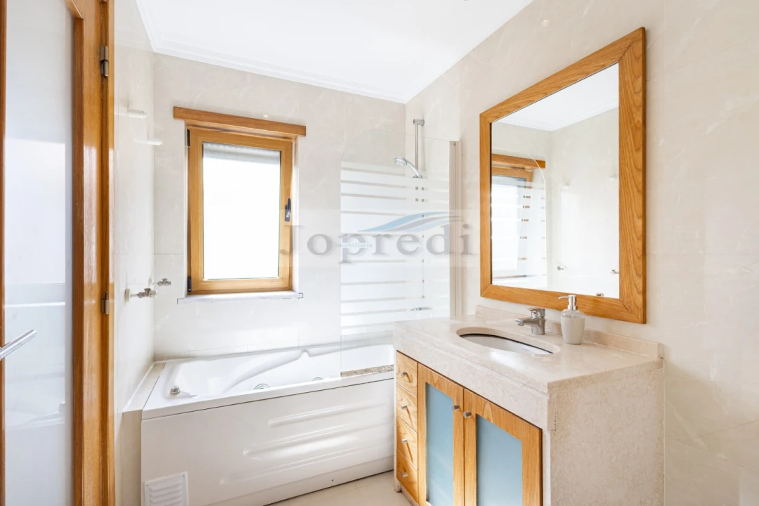 Apartamento T2 para Venda em Santa Maria e São Miguel, São Martinho, São Pedro Penaferrim Foto 26