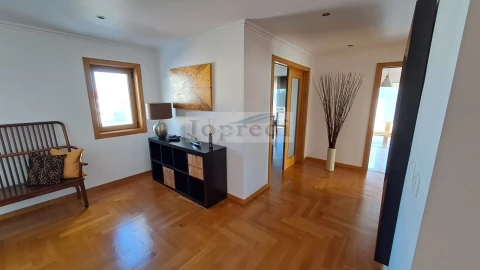 Apartamento T2 para Venda em Santa Maria e São Miguel, São Martinho, São Pedro Penaferrim