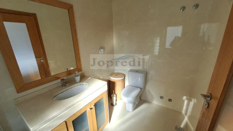 Apartamento T2 para Venda em Santa Maria e São Miguel, São Martinho, São Pedro Penaferrim