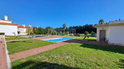 Apartamento T2 para Venda em Santa Maria e São Miguel, São Martinho, São Pedro Penaferrim