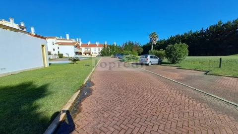 Apartamento T2 para Venda em Santa Maria e São Miguel, São Martinho, São Pedro Penaferrim