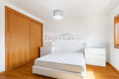 Apartamento T2 para Venda em Santa Maria e São Miguel, São Martinho, São Pedro Penaferrim