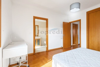 Apartamento T2 para Venda em Santa Maria e São Miguel, São Martinho, São Pedro Penaferrim