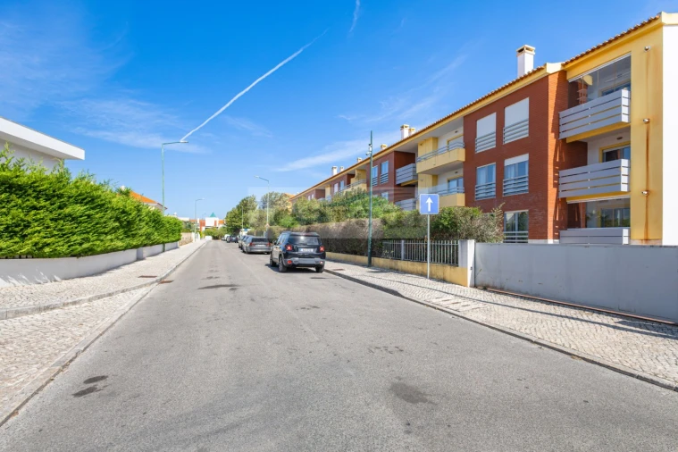 Apartamento T2 para Venda em Santa Maria e São Miguel, São Martinho, São Pedro Penaferrim Foto 3