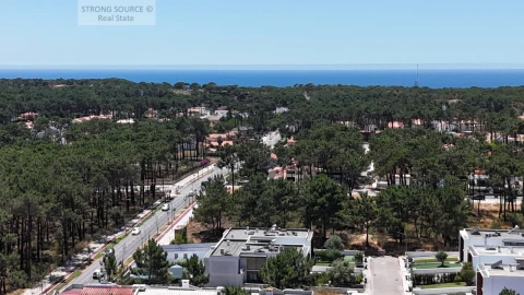 Terreno para Venda em Charneca de Caparica e Sobreda