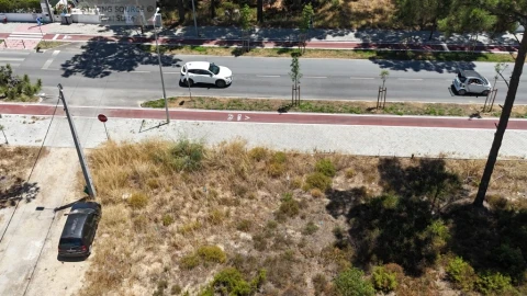 Terreno para Venda em Charneca de Caparica e Sobreda