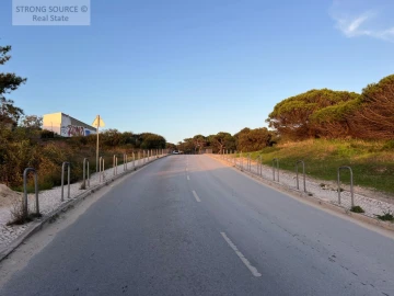 Terreno para Venda em Charneca de Caparica e Sobreda