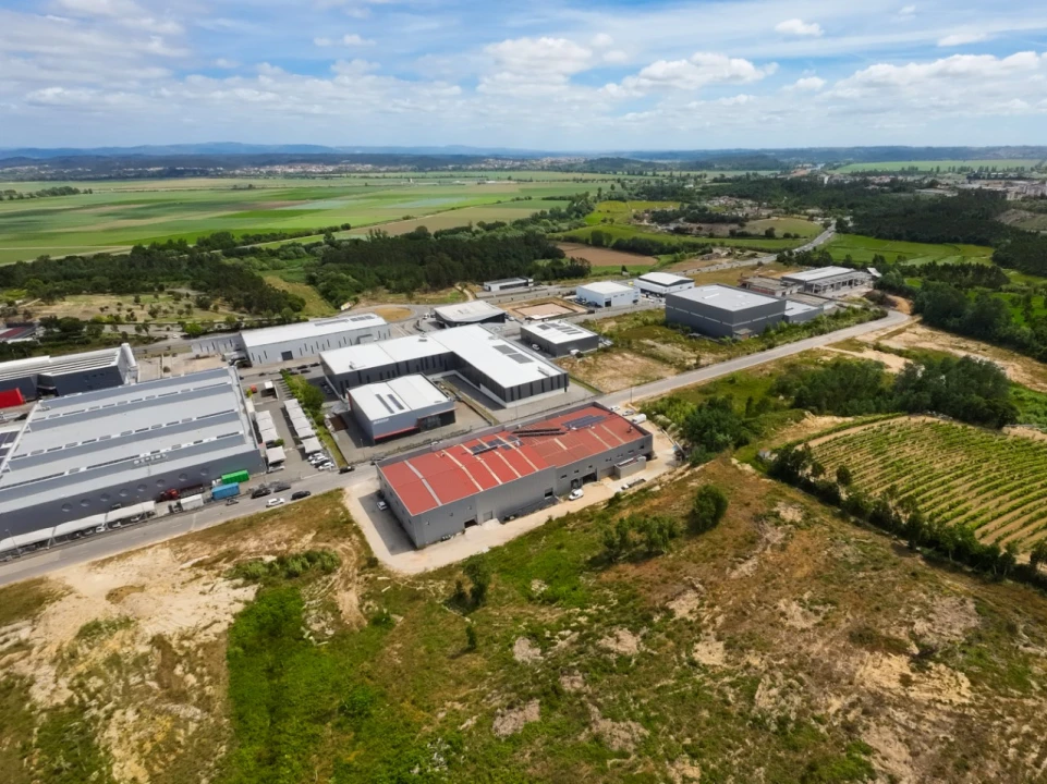 Armazém para Venda em Montemor-O-Velho e Gatões Foto 3