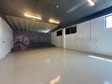 Armazém para Arrendamento em Corroios