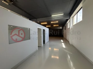 Armazém para Arrendamento em Corroios
