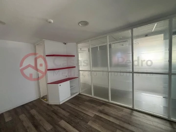 Armazém para Arrendamento em Corroios