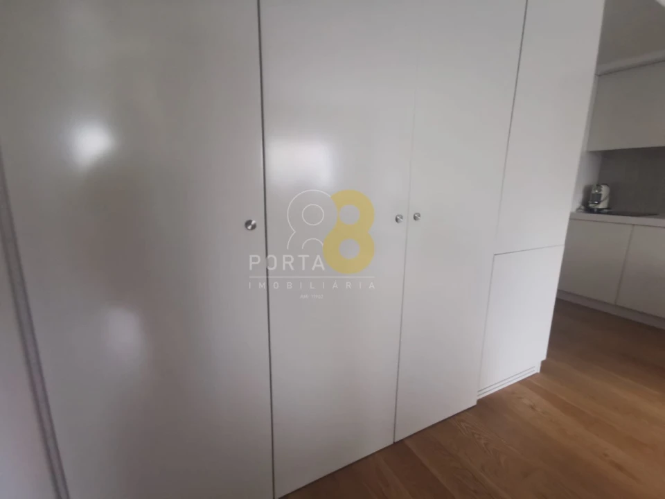 Apartamento T1 para Arrendamento em Aldoar, Foz do Douro e Nevogilde Foto 9