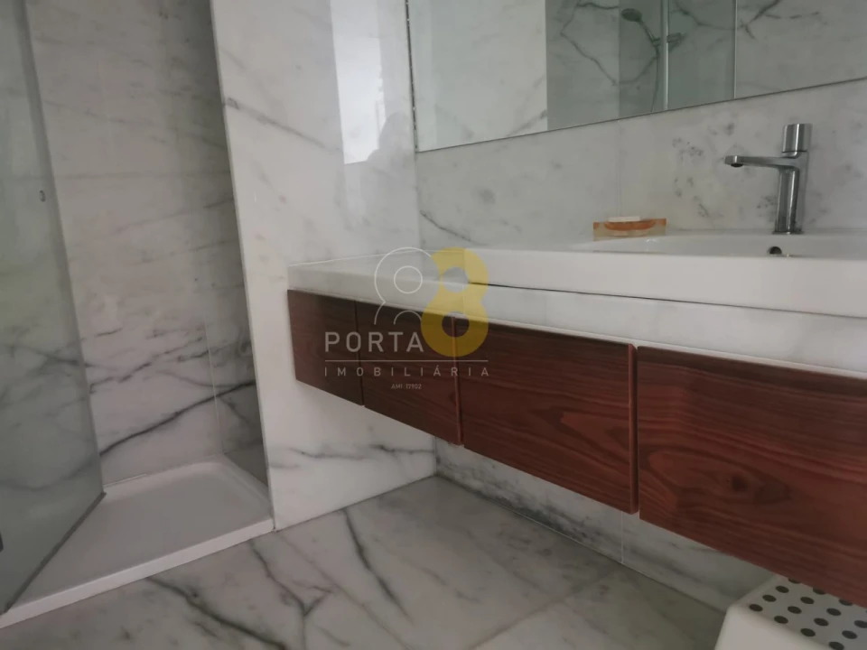 Apartamento T1 para Arrendamento em Aldoar, Foz do Douro e Nevogilde Foto 12