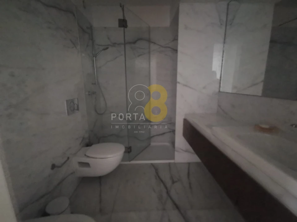 Apartamento T1 para Arrendamento em Aldoar, Foz do Douro e Nevogilde Foto 14