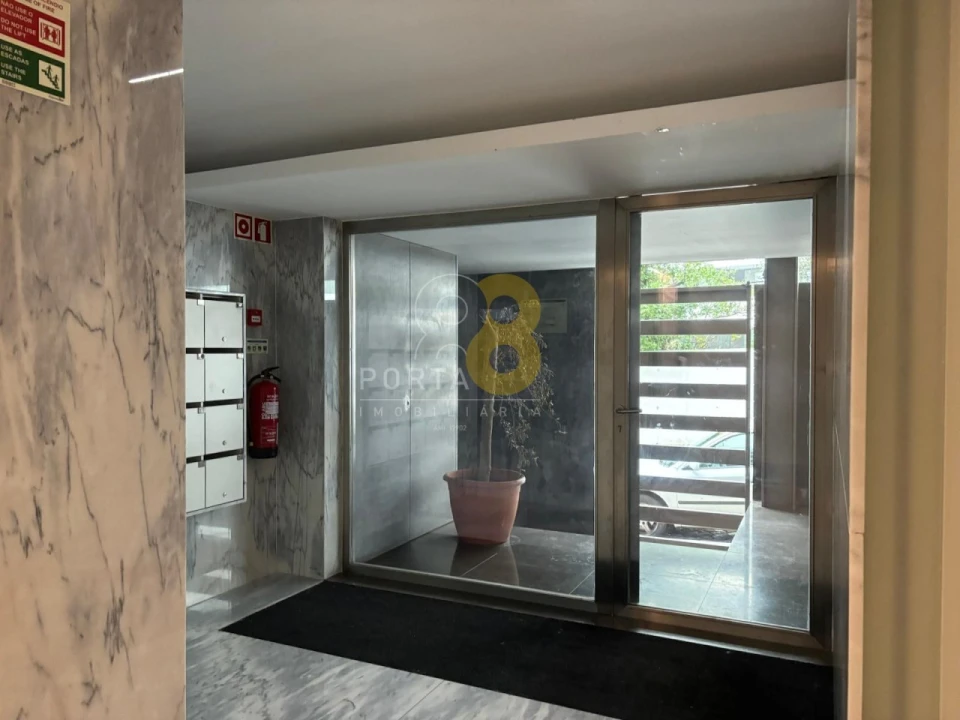 Apartamento T1 para Arrendamento em Aldoar, Foz do Douro e Nevogilde Foto 18