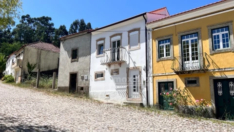 Moradia T3 para Venda em Castanheira de Pêra e Coentral