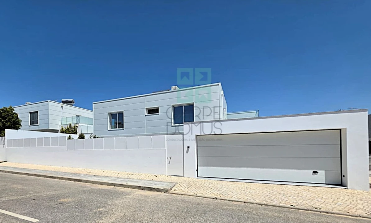 Moradia T4 para Venda em Tavira (Santa Maria e Santiago) Foto 4