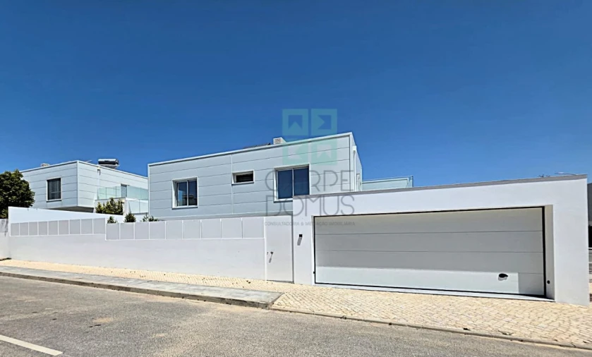 Moradia T4 para Venda em Tavira (Santa Maria e Santiago) Foto 4