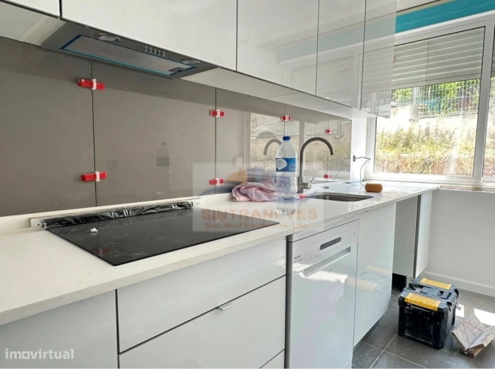 Apartamento T3 para Venda em Águas Livres Foto 1