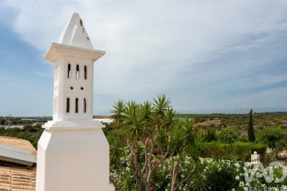 Moradia T4 para Venda em Quelfes