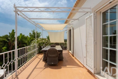 Moradia T4 para Venda em Quelfes