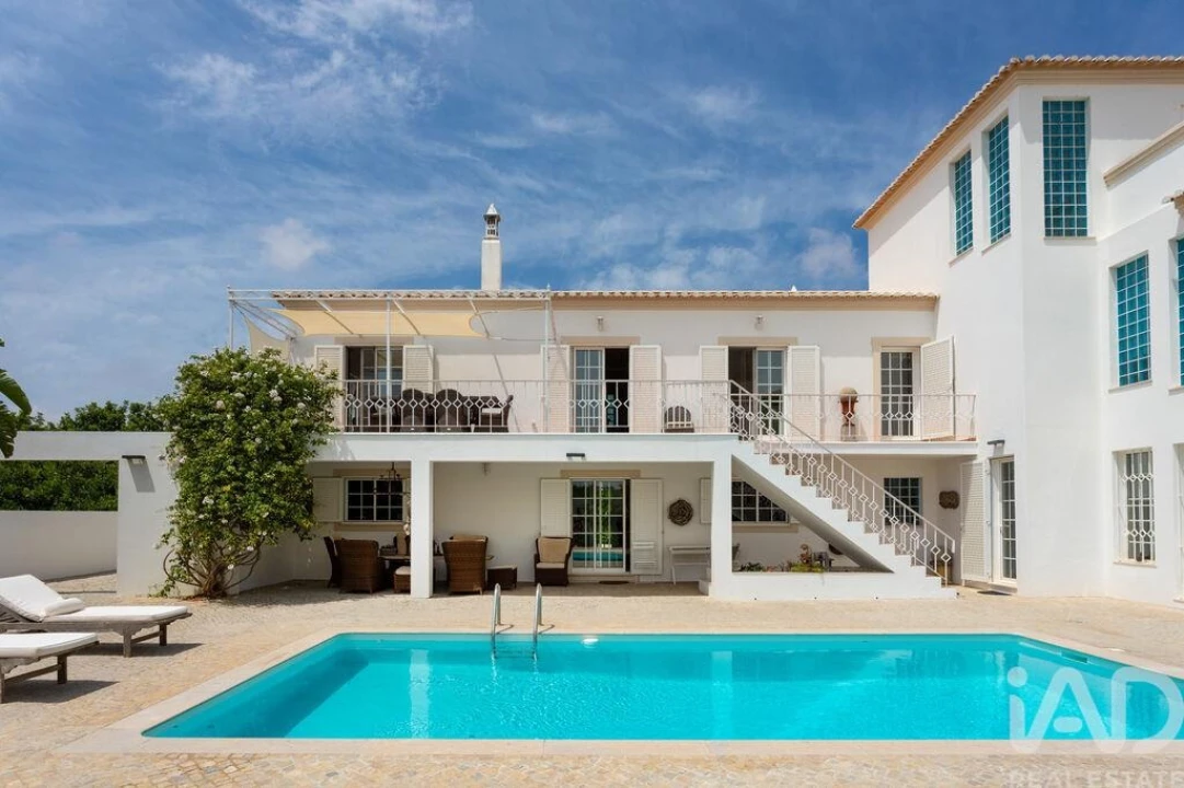 Moradia T4 para Venda em Quelfes Foto 31