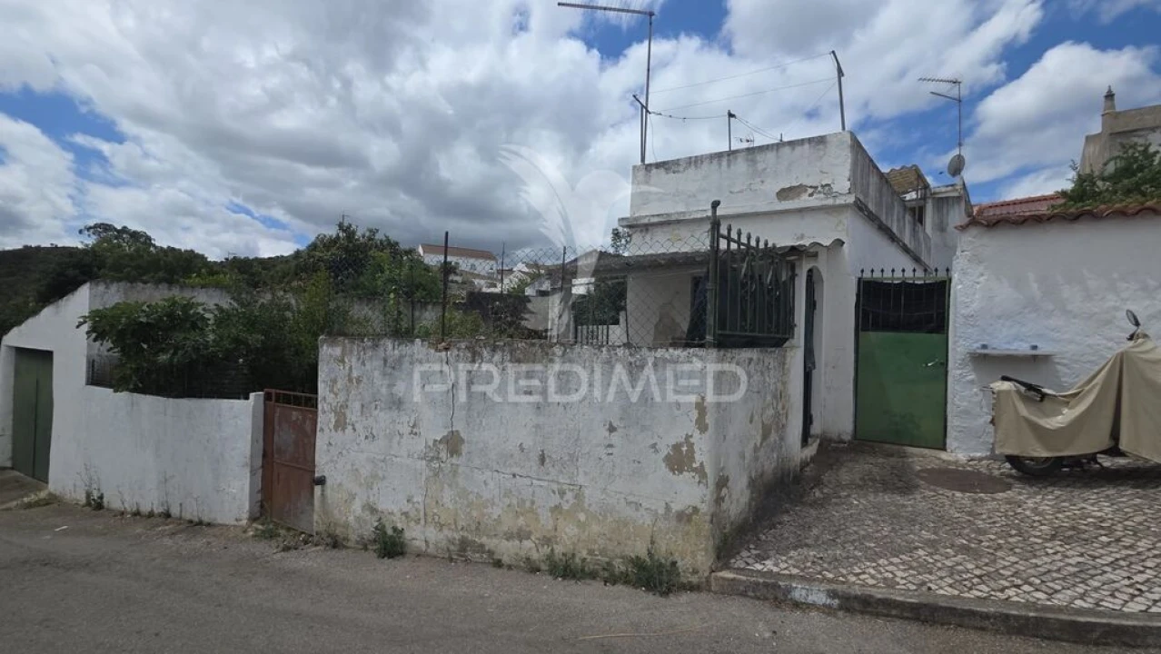 Moradia T4 para Venda em São Marcos da Serra Foto 1