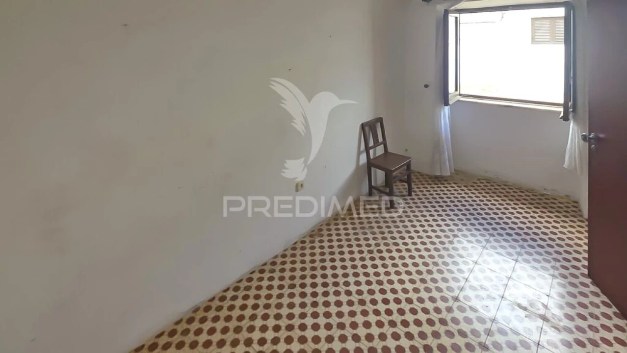 Moradia T4 para Venda em São Marcos da Serra Foto 1