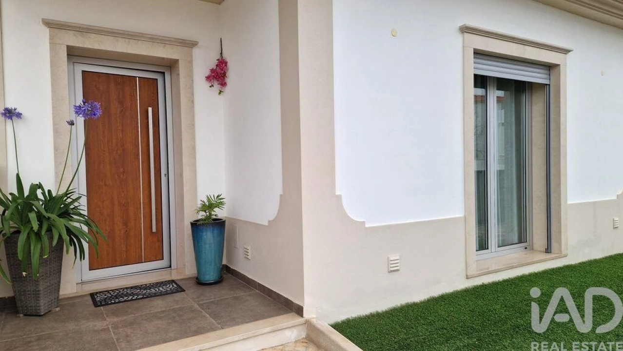 Moradia T4 para Venda em Cela Foto 2