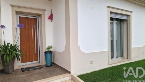 Moradia T4 para Venda em Cela