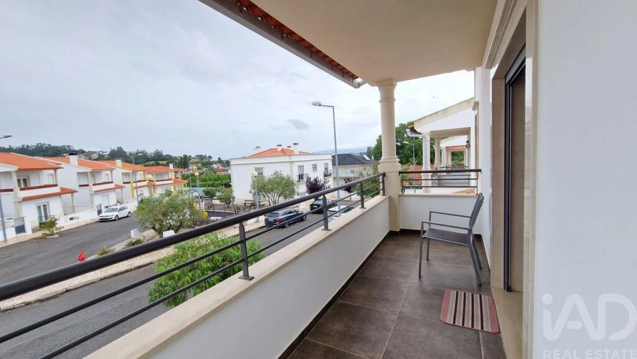 Moradia T4 para Venda em Cela Foto 31