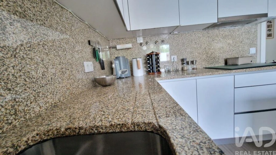 Moradia T4 para Venda em Cela Foto 9