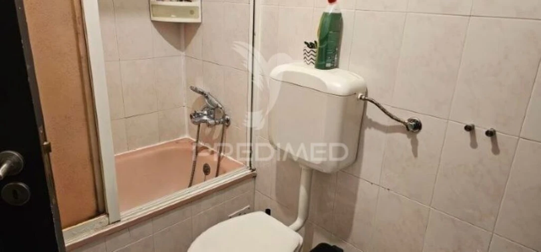 Apartamento T1 para Venda em Rio de Mouro Foto 6