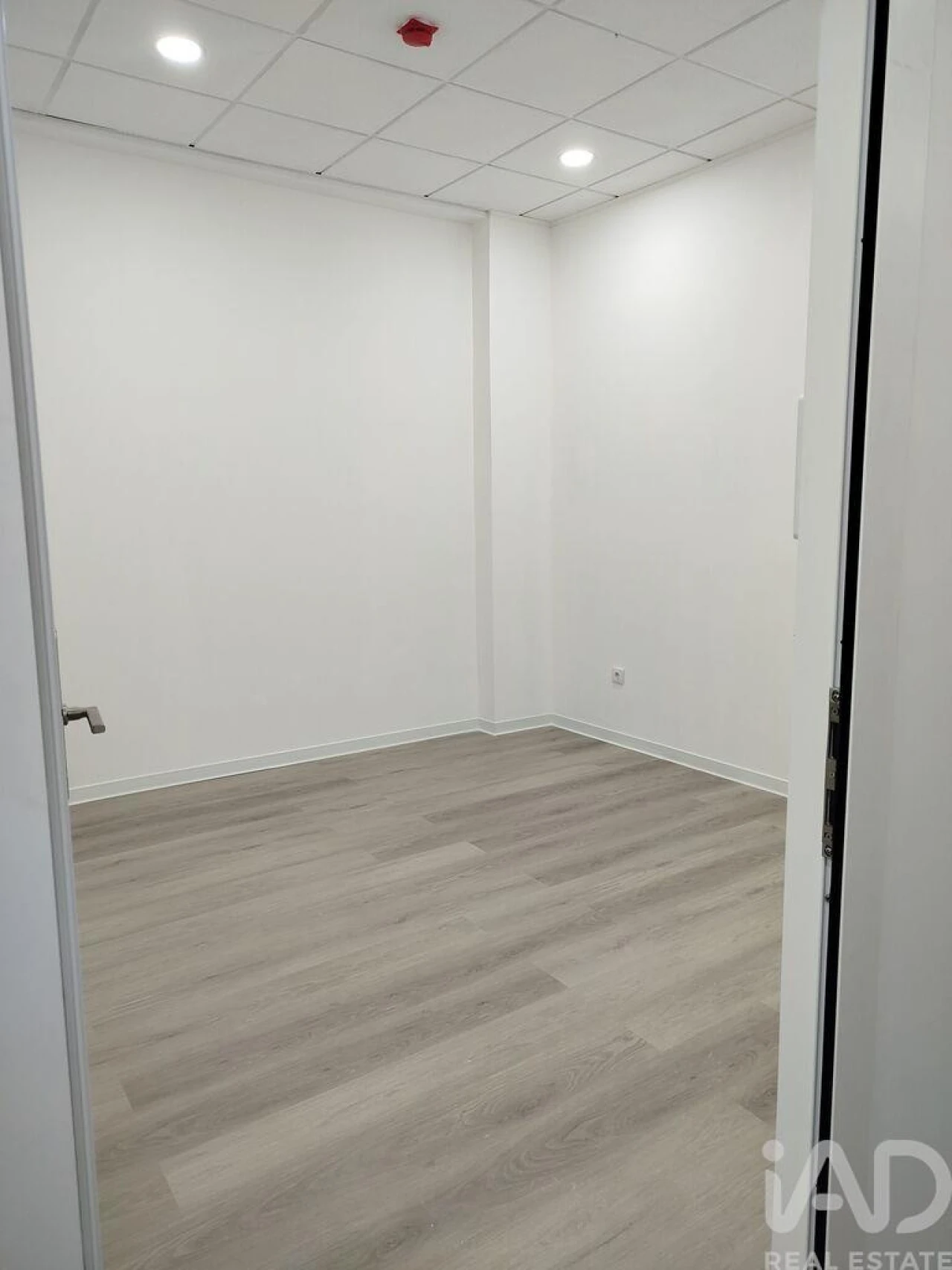 Loja para Arrendamento em Gulpilhares e Valadares Foto 6