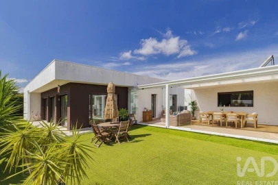 Moradia T4 para Venda em Azeitão (São Lourenço e São Simão)