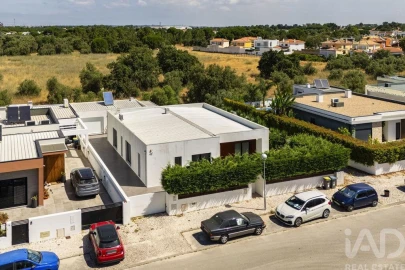 Moradia T4 para Venda em Azeitão (São Lourenço e São Simão)