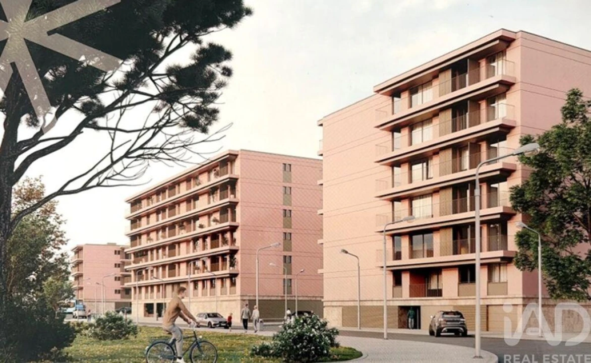 Apartamento T3 para Venda em Faro (Sé e São Pedro) Foto 1