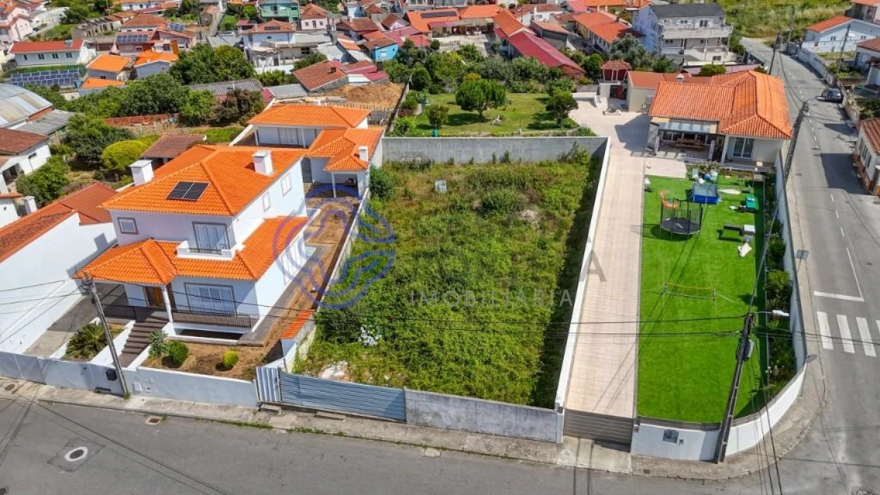 Terreno para Venda em Esmoriz Foto 3