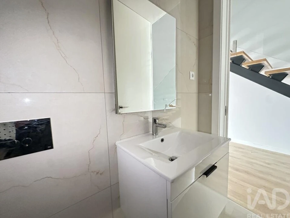 Moradia T3 para Venda em Perelhal Foto 9