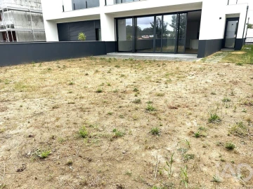 Moradia T3 para Venda em Perelhal