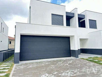 Moradia T3 para Venda em Perelhal