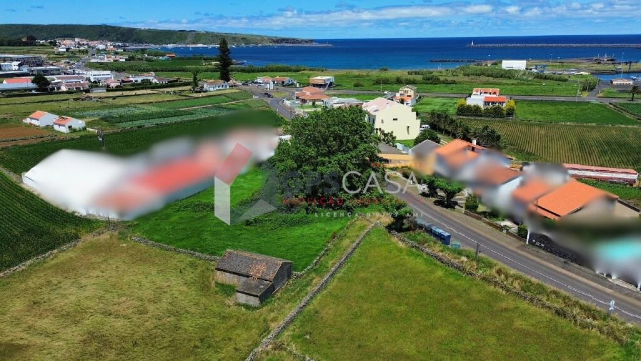 Moradia T2 para Venda em Praia da Vitoria (Santa Cruz) Foto 1