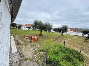 Moradia T1 para Venda em São Gregório e Santa Justa